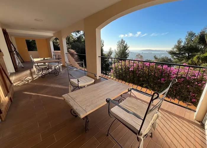 Bas De Villa, Vue Mer, Terrasse, Clim, Piscine