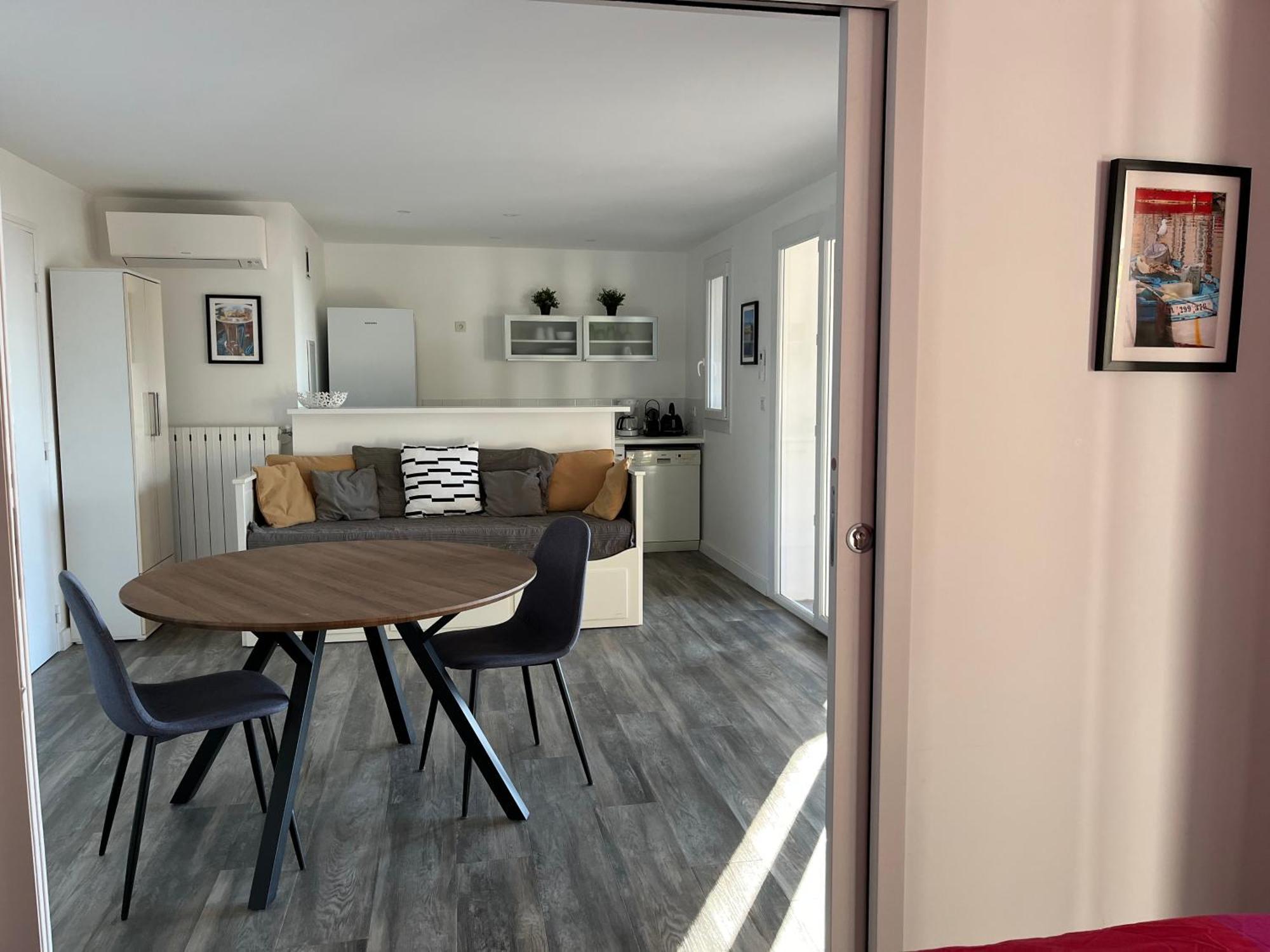 Bas De Villa, Vue Mer, Terrasse, Clim, Piscine *