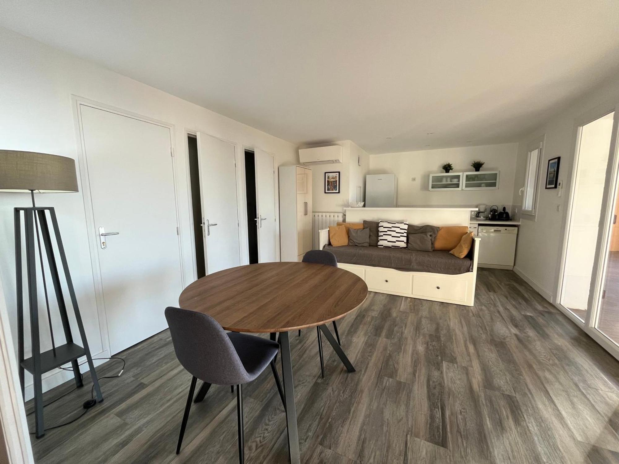 Bas De Villa, Vue Mer, Terrasse, Clim, Piscine *
