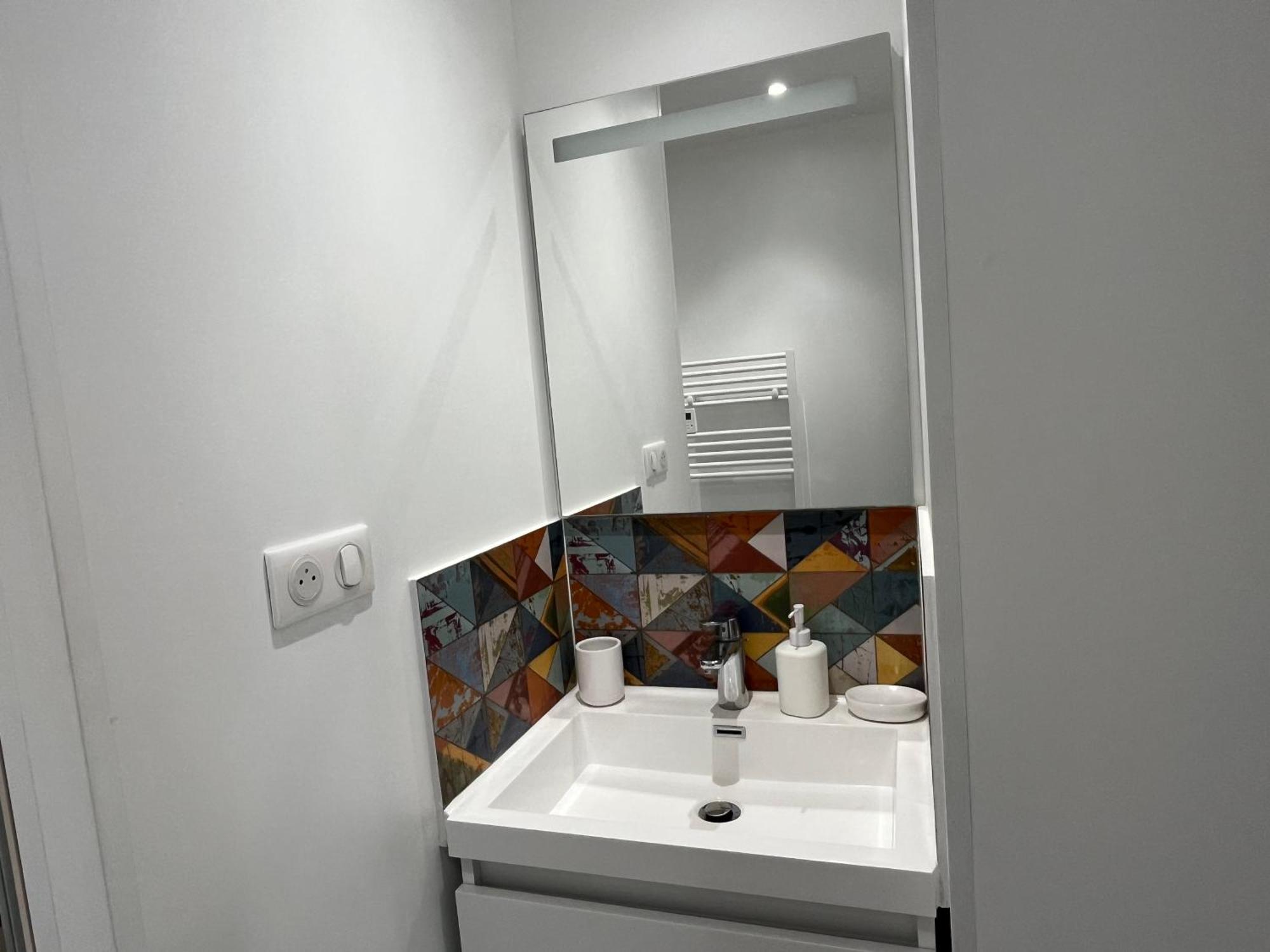 Bas De Villa, Vue Mer, Terrasse, Clim, Piscine Appartement